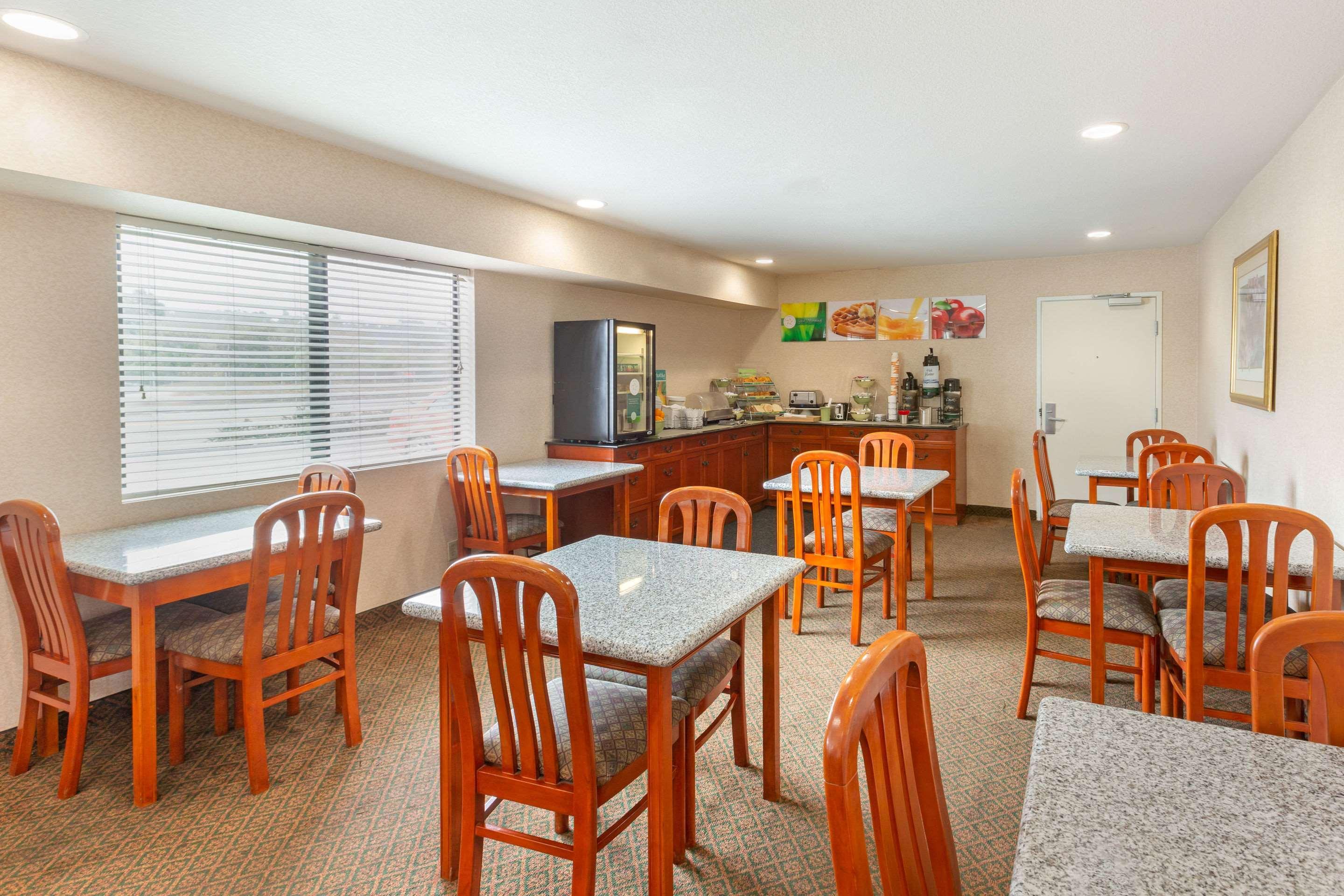 Quality Inn & Suites Oceanside Near Camp Pendleton Exterior foto